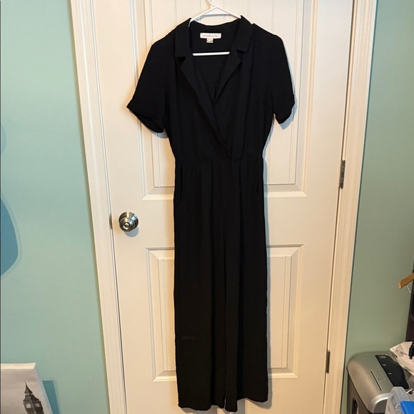 Elegant Black Women's jumpsuit - Picture 1 of 6